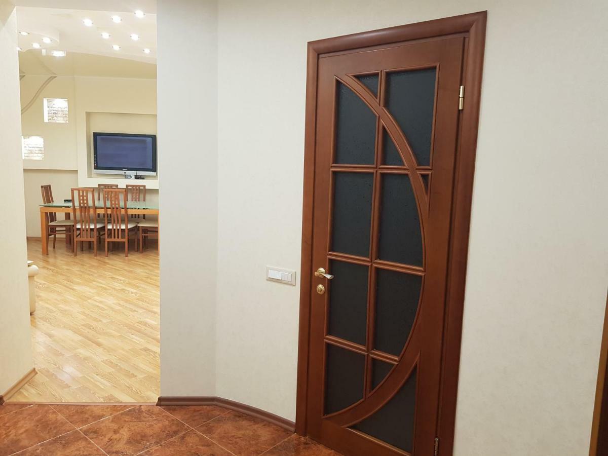 Апартаменты На Люстдорфской Odesa Exterior foto